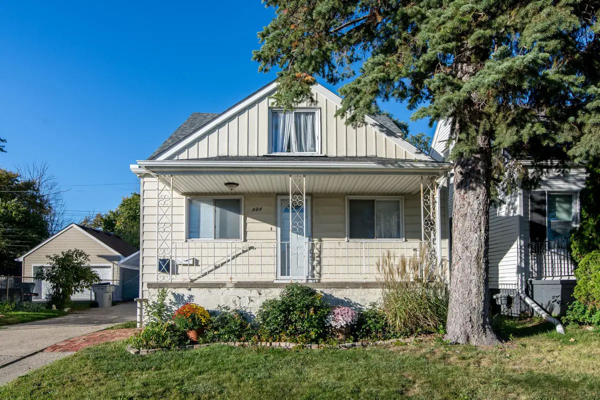 134 W Muir Avenue, Hazel Park, MI 48030 - #1