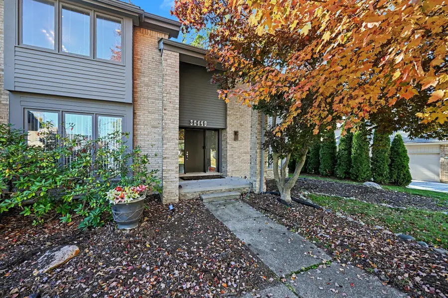 30449 Huntsman Drive W, Farmington Hills, MI 48331 - #3