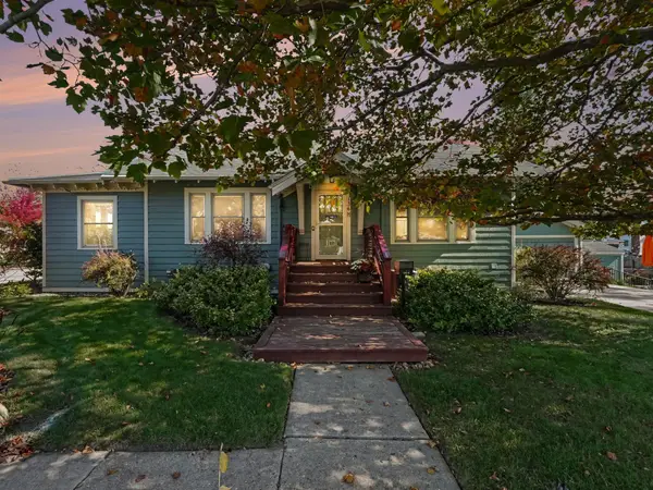 136 N Hagadorn, SouthLyon, MI 48178