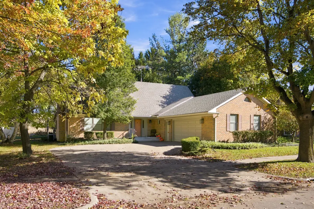 633 Flanders Street, Chelsea, MI 48118 - #1