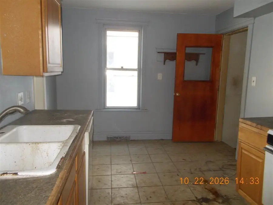 711 W Front Street, Monroe, MI 48161 - #3