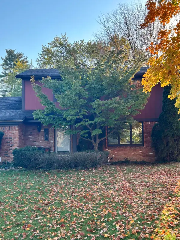 2255 Horseshoe Drive, WestBloomfield, MI 48322