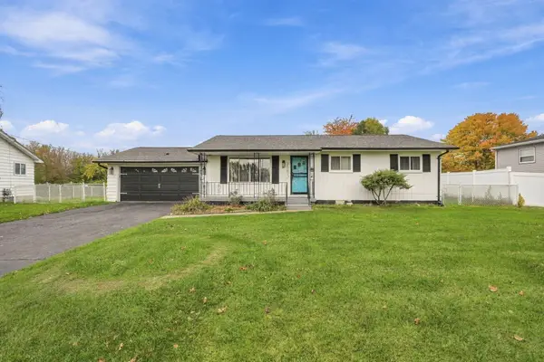 3561 Ridgecliffe Drive, Flint, MI 48532
