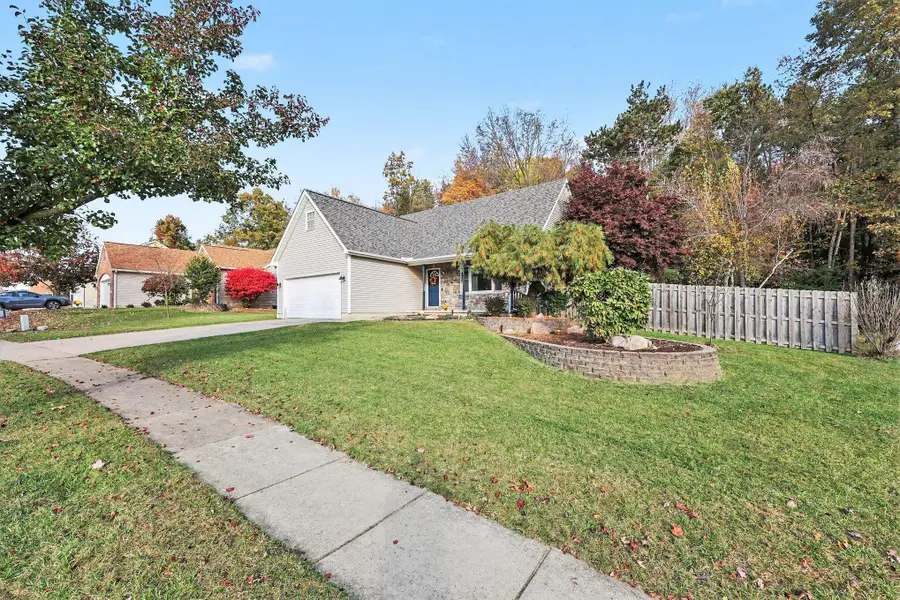 511 W Caneel Drive, Tecumseh, MI 49286 - #3