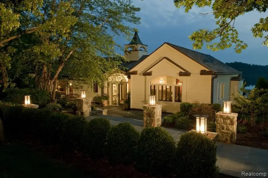 2623 Turtle Shores, Bloomfield Hills, MI 48302 - Image #2