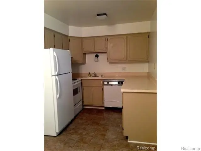 19830 W Twelve Mile #31, Southfield, MI  - Image #2