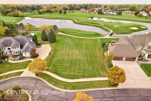 23 E Grove, Freeland, MI 48623