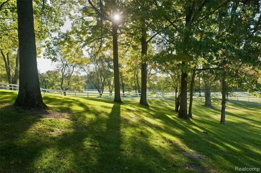 2670 Turtle Lake, Bloomfield Hills, MI 48302 - Image #3