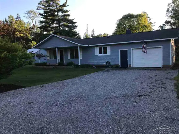 11618 Bell Bay, Presque Isle, MI 49777