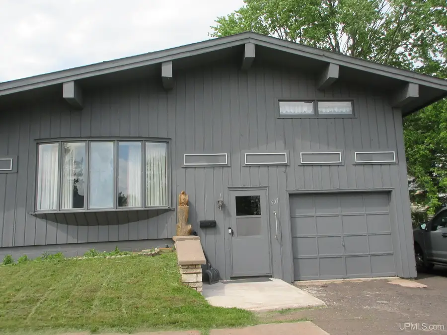 507 Pierce, Wakefield, MI 49968 - Image #2