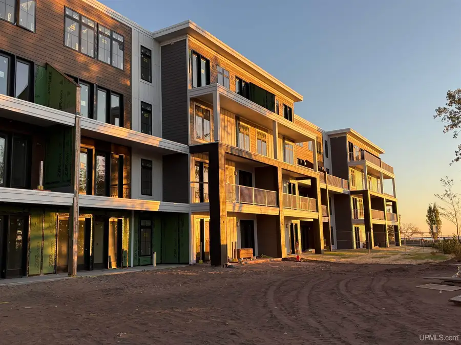 2401 N Lakeshore #Unit 27 (Floor Plan K), Marquette, MI 49855 - Image #2
