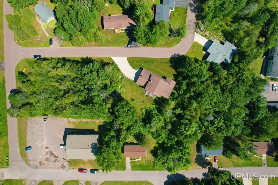 1005 Eleventh, Houghton, MI 49931 - Image #2