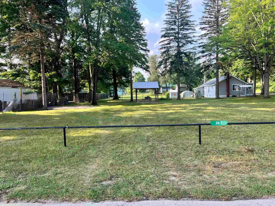 367 W Oak, Harrison, MI 48625 - Image #3