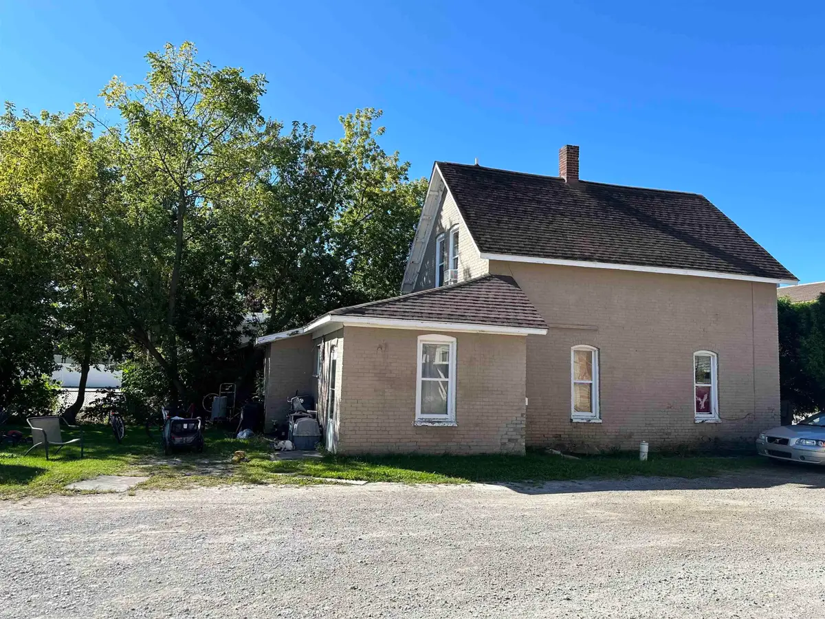 26 N Howard, Croswell, MI 48422 - #1