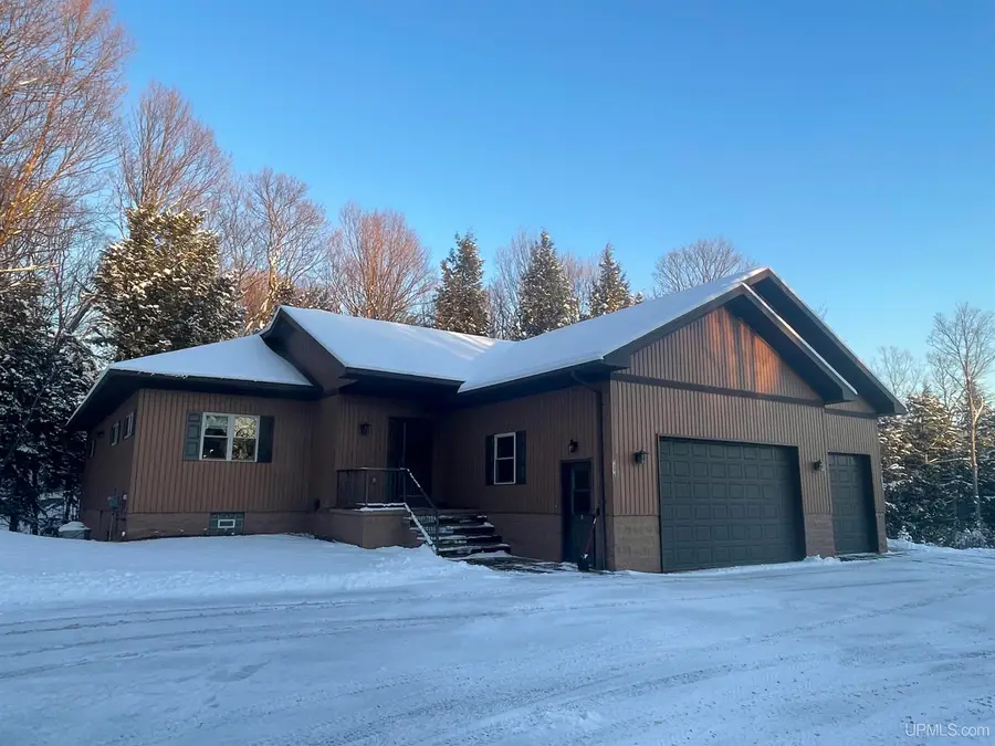 737 Grove, Marquette, MI 49855 - Image #3