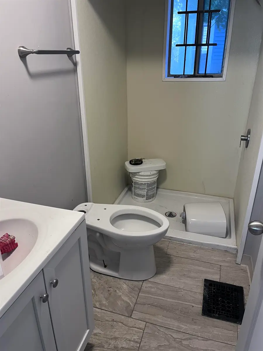 410 E Fourth, Flint, MI 48503 - #3