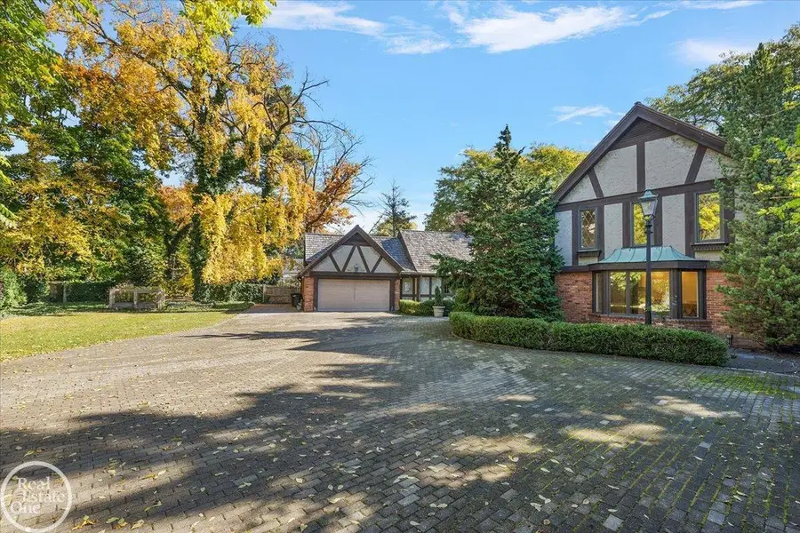 17680 E Jefferson, Grosse Pointe, MI 48230 - Image #3