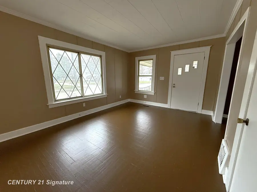 2137 Avon, Saginaw, MI 48602 - Image #2