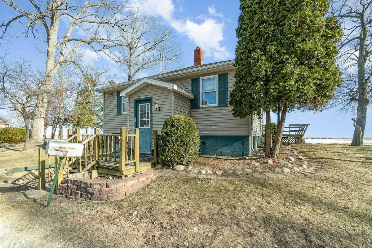 2788 N Saginaw Bay Shore, Pinconning, MI 48650 - Image #1