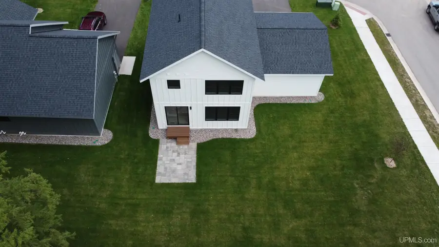 3401 Nuthatch, Marquette, MI 49855 - Image #2