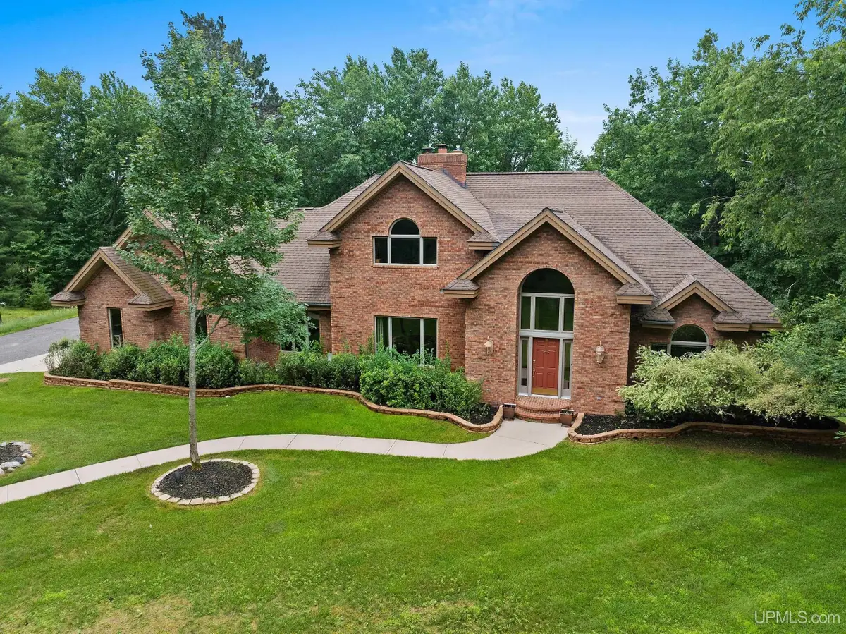 860 Evergreen, Kingsford, MI 49802 - Image #1