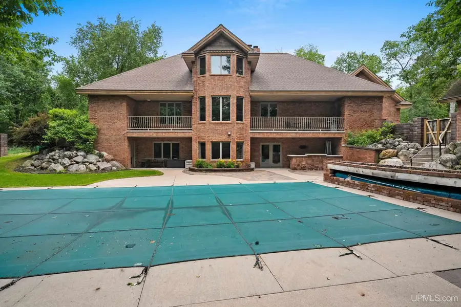 860 Evergreen, Kingsford, MI 49802 - Image #2