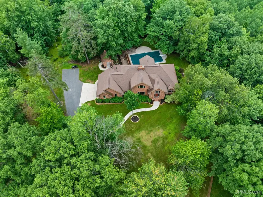 860 Evergreen, Kingsford, MI 49802 - Image #3