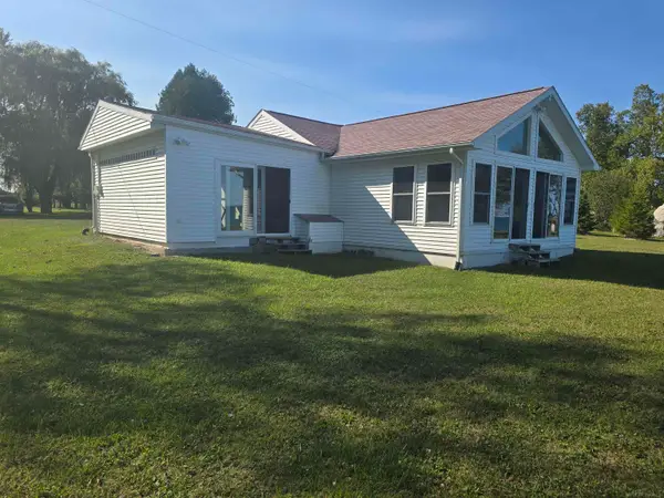 4836 Lakeshore, Deckerville, MI 48427