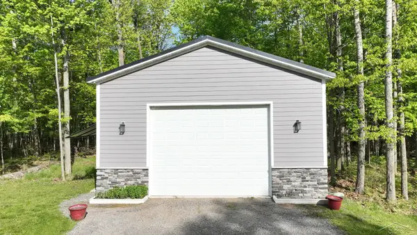 7389 Edgebrook, Hope, MI 48628