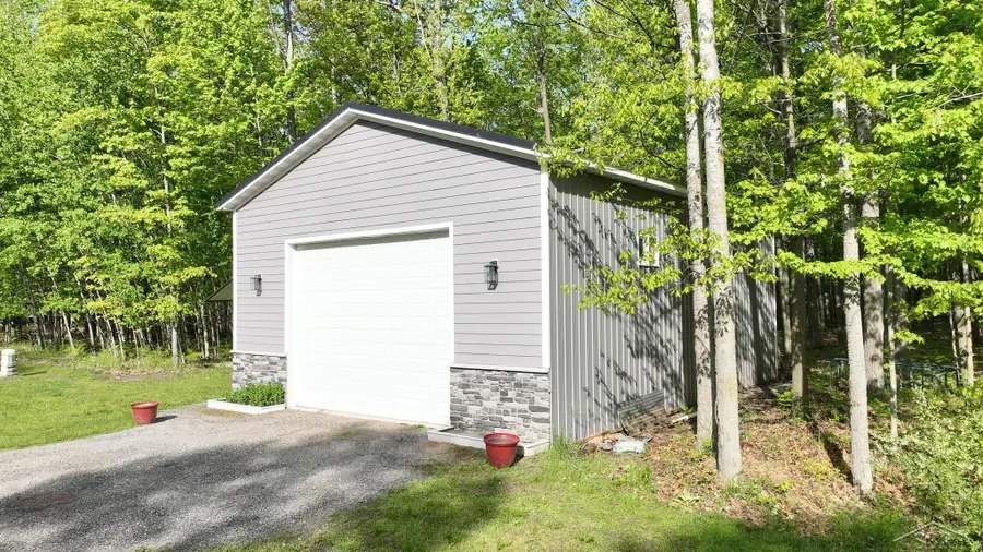 7389 Edgebrook, Hope, MI 48628 - Image #2