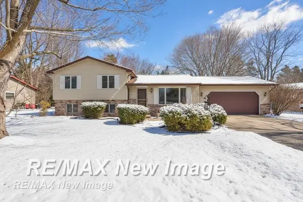 4132 Meadowbrook, Freeland, MI 48623