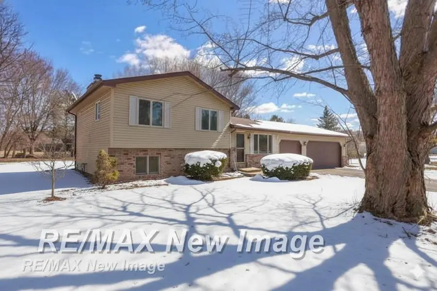 4132 Meadowbrook, Freeland, MI 48623 - Image #3