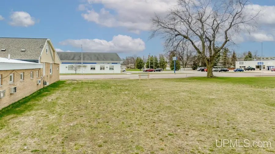 2414 Ludington, Escanaba, MI 49829 - Image #3