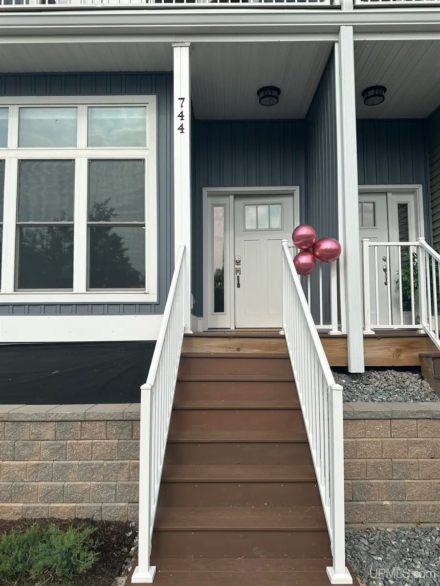 744 S Lakeshore #15, Marquette, MI 49855 - Image #3