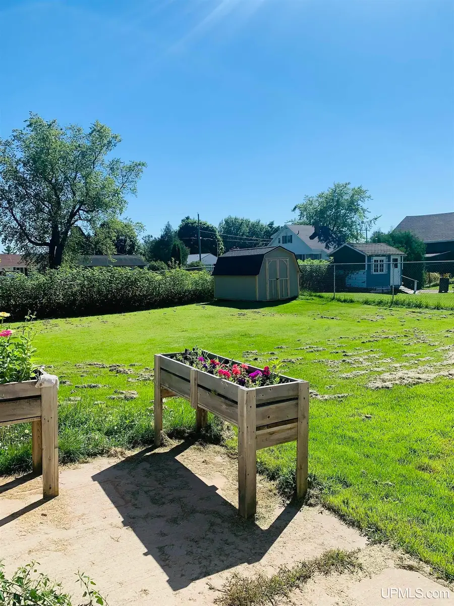 713 Arbutus, Manistique, MI 49854 - Image #3