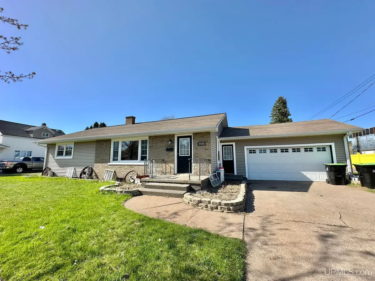 1400 W Hughitt, Iron Mountain, MI 49801 - Image #1