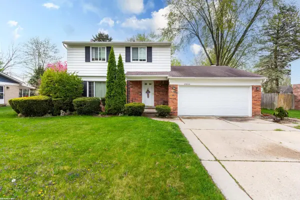 23844 Indianwood, Clinton Township, MI 48035
