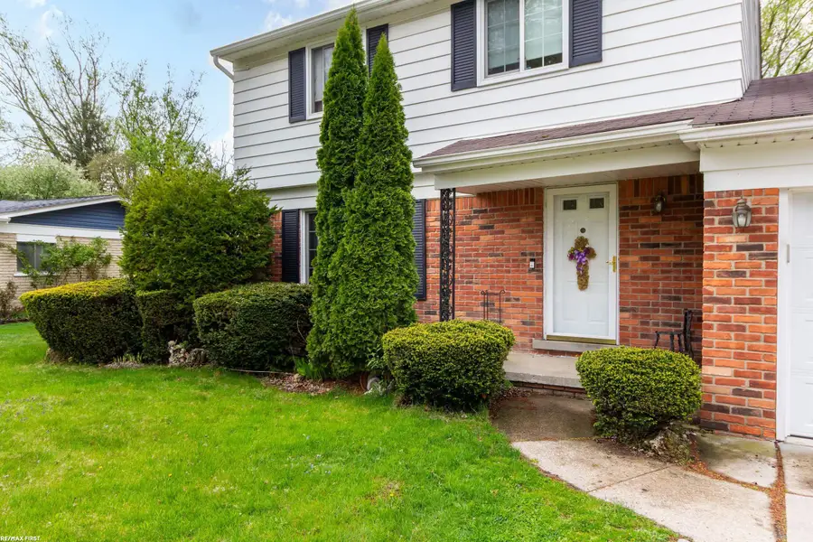 23844 Indianwood, Clinton Township, MI 48035 - Image #3