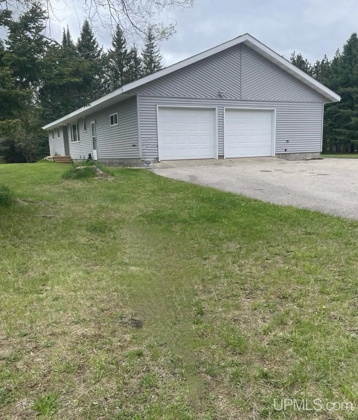 4815 N Southside Rd, Manistique, MI 49854 - #1