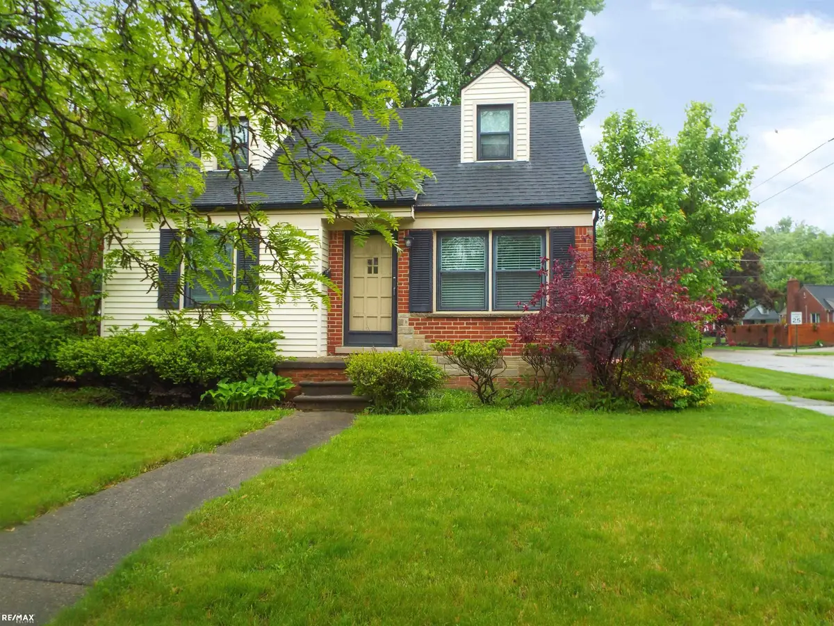 21102 Lancaster, Harper Woods, MI 48225 - #1