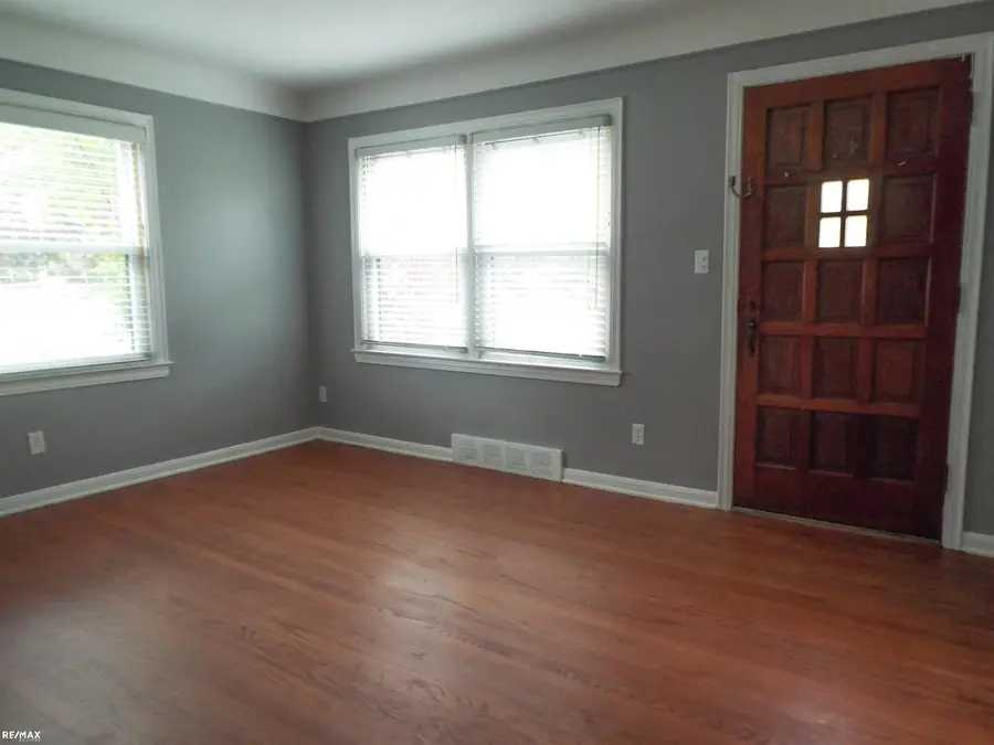 21102 Lancaster, Harper Woods, MI 48225 - #2