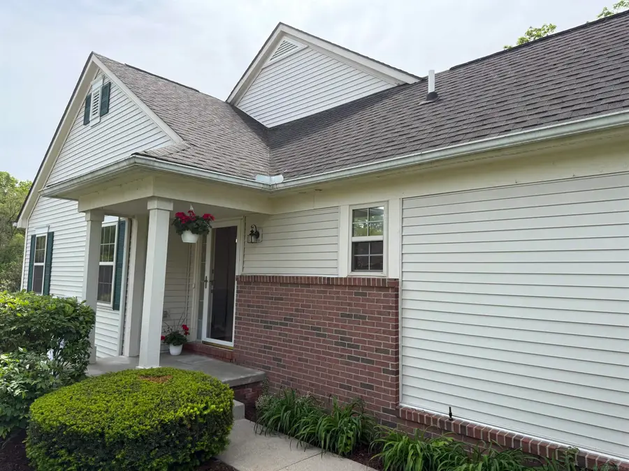 119 Pondview, Brighton, MI 48116 - Image #3