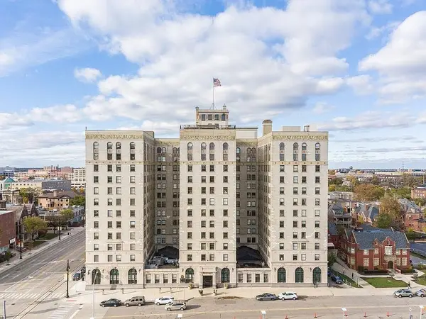 15 E Kirby #511, Detroit, MI 48202