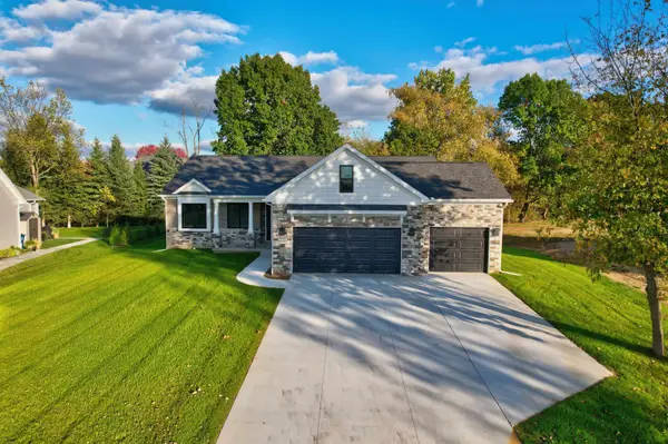 16445 Sleepy Hollow, Fenton, MI 48430