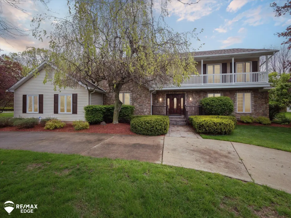 9705 Burning Tree, Grand Blanc, MI 48439 - #1