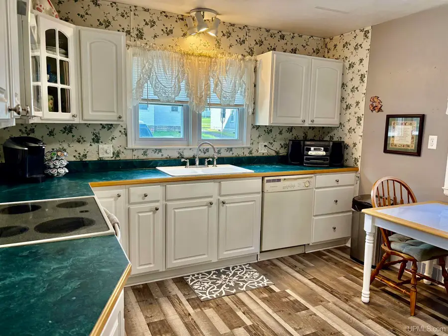 318 S Moore, Bessemer, MI 49911 - Image #3