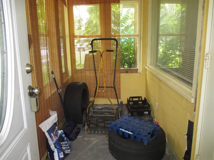 1030 Menominee, Waterford, MI 48328 - #2