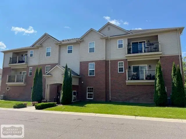 5656 Flagstaff Pines #402 #402, Shelby, MI 48317 - #1