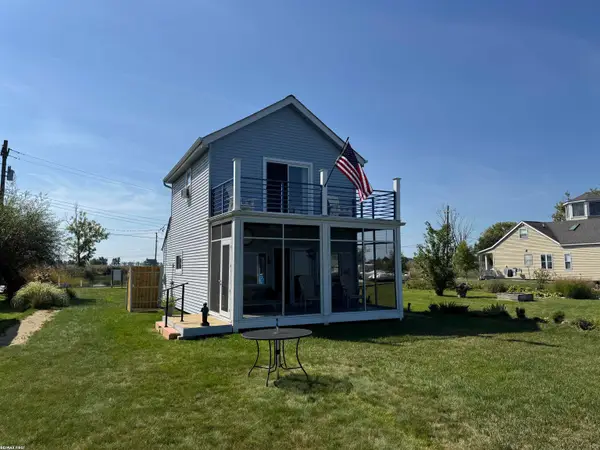 7286 South Channel, Harsens Island, MI 48028