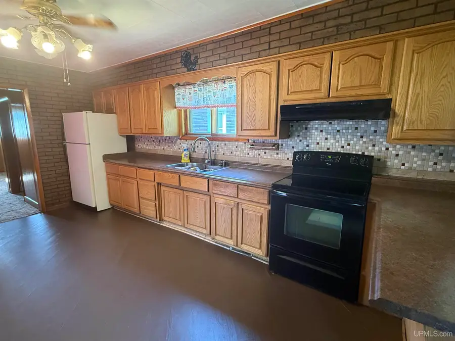 440 Balsam, Kingsford, MI 49802 - Image #3